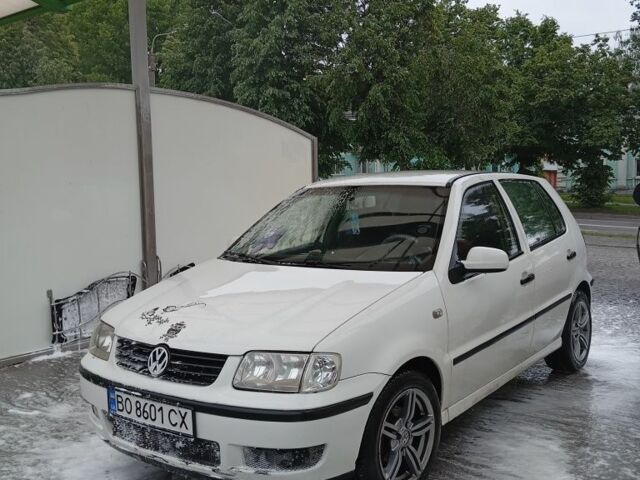 Белый Фольксваген Поло, объемом двигателя 1.4 л и пробегом 256 тыс. км за 2300 $, фото 1 на Automoto.ua