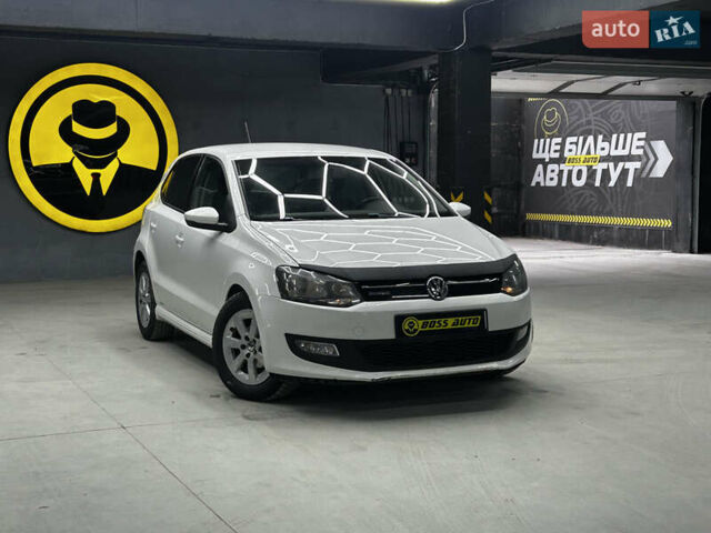 Белый Фольксваген Поло, объемом двигателя 1.2 л и пробегом 180 тыс. км за 5700 $, фото 1 на Automoto.ua