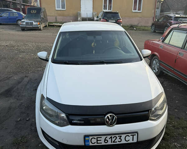 Білий Фольксваген Поло, об'ємом двигуна 1.2 л та пробігом 195 тис. км за 5600 $, фото 1 на Automoto.ua