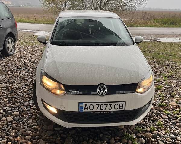Белый Фольксваген Поло, объемом двигателя 1.2 л и пробегом 202 тыс. км за 7400 $, фото 1 на Automoto.ua