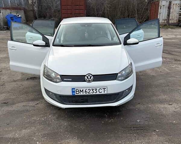 Белый Фольксваген Поло, объемом двигателя 1.2 л и пробегом 285 тыс. км за 5000 $, фото 1 на Automoto.ua