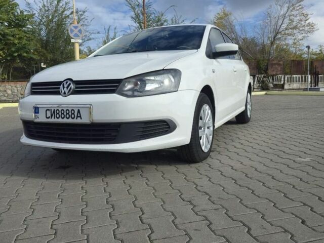 Белый Фольксваген Поло, объемом двигателя 1.6 л и пробегом 130 тыс. км за 8200 $, фото 1 на Automoto.ua