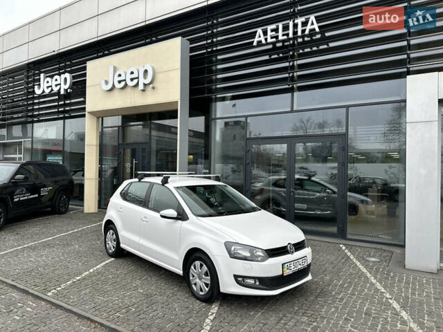 Белый Фольксваген Поло, объемом двигателя 1.2 л и пробегом 212 тыс. км за 6000 $, фото 1 на Automoto.ua