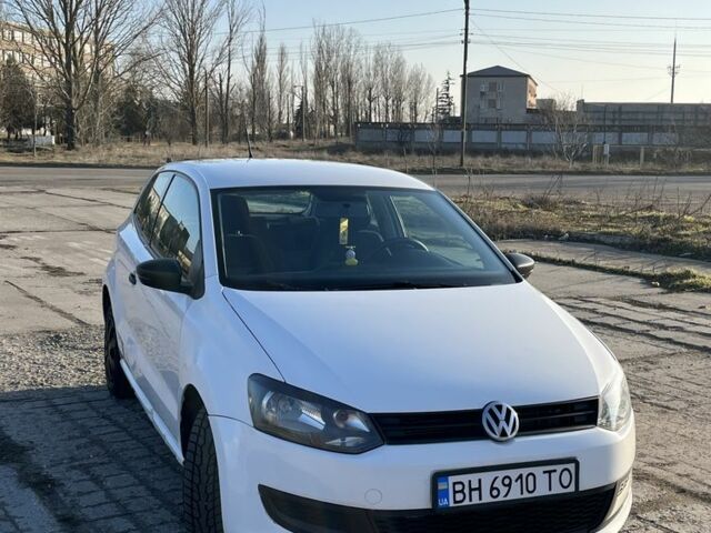 Белый Фольксваген Поло, объемом двигателя 1.2 л и пробегом 202 тыс. км за 4800 $, фото 1 на Automoto.ua