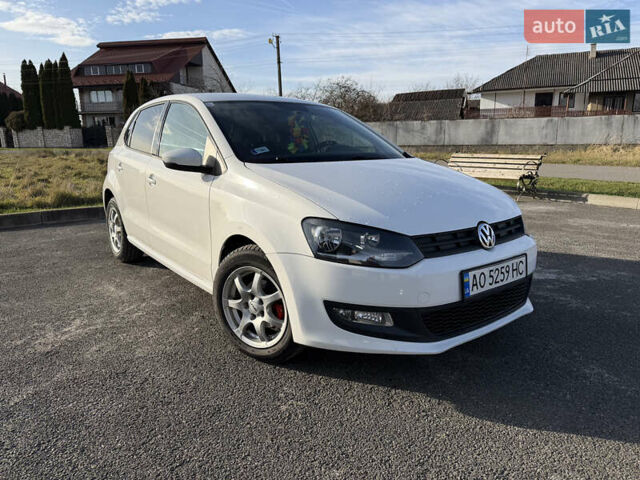Белый Фольксваген Поло, объемом двигателя 1.2 л и пробегом 197 тыс. км за 6300 $, фото 1 на Automoto.ua