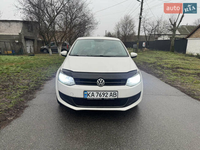 Белый Фольксваген Поло, объемом двигателя 1.6 л и пробегом 320 тыс. км за 6000 $, фото 1 на Automoto.ua