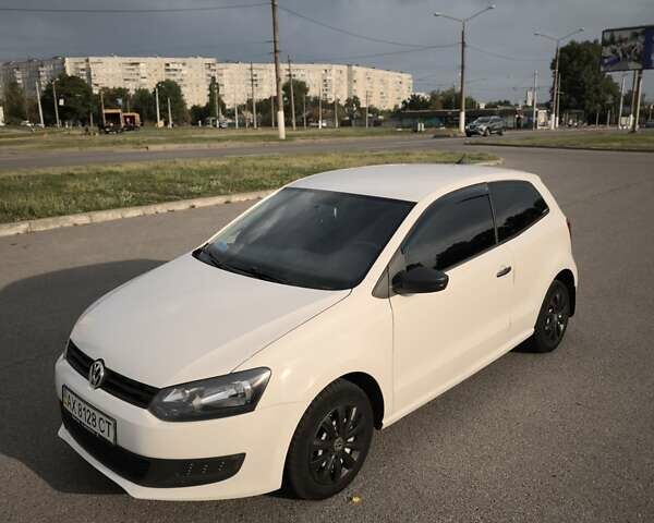 Белый Фольксваген Поло, объемом двигателя 1.2 л и пробегом 103 тыс. км за 5700 $, фото 1 на Automoto.ua