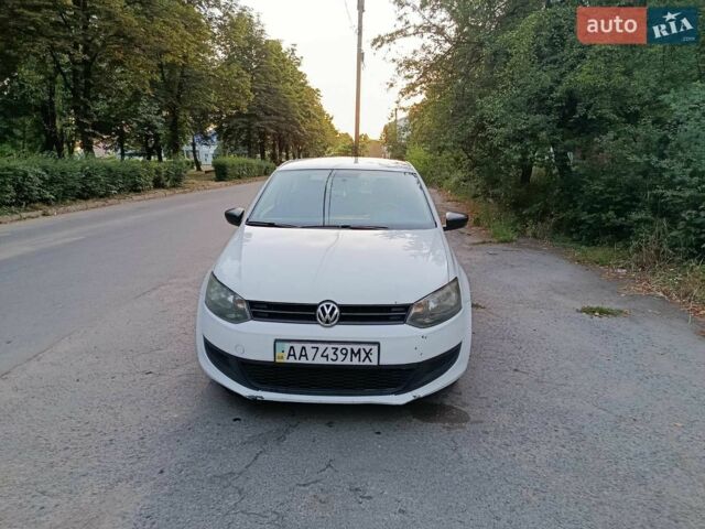 Білий Фольксваген Поло, об'ємом двигуна 1.2 л та пробігом 413 тис. км за 1900 $, фото 1 на Automoto.ua