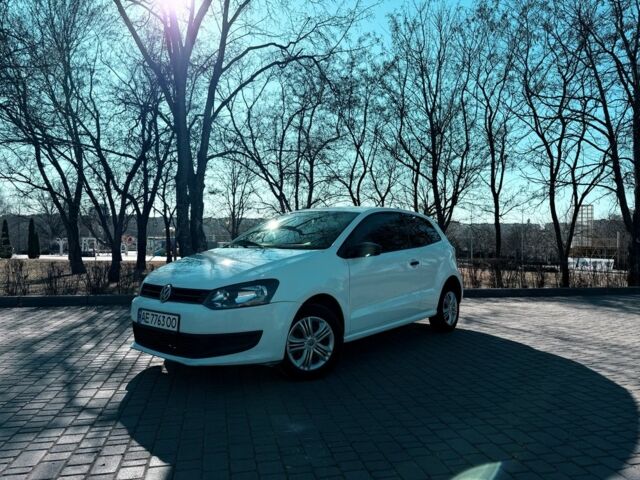 Белый Фольксваген Поло, объемом двигателя 1.2 л и пробегом 212 тыс. км за 5400 $, фото 1 на Automoto.ua