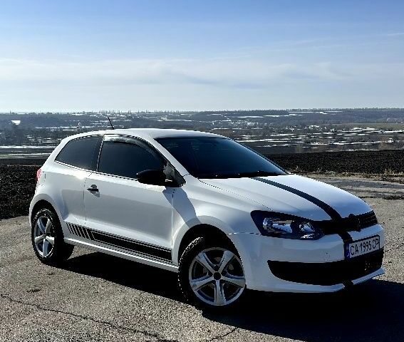 Белый Фольксваген Поло, объемом двигателя 1.2 л и пробегом 172 тыс. км за 5200 $, фото 1 на Automoto.ua