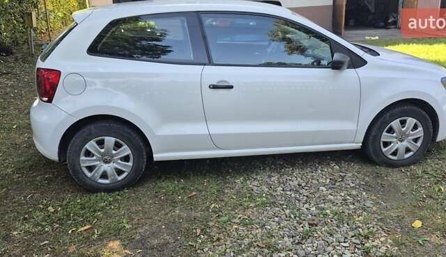 Белый Фольксваген Поло, объемом двигателя 1.2 л и пробегом 232 тыс. км за 7000 $, фото 1 на Automoto.ua