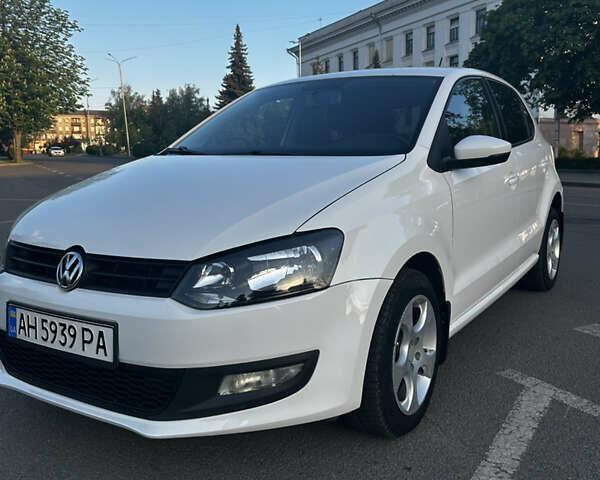 Белый Фольксваген Поло, объемом двигателя 1.4 л и пробегом 174 тыс. км за 8700 $, фото 1 на Automoto.ua