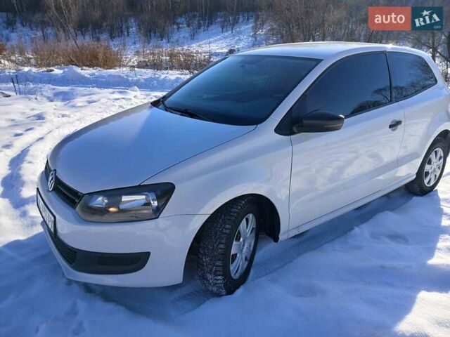 Белый Фольксваген Поло, объемом двигателя 1.2 л и пробегом 258 тыс. км за 6300 $, фото 1 на Automoto.ua