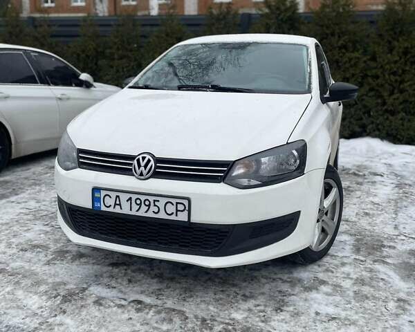 Белый Фольксваген Поло, объемом двигателя 1.2 л и пробегом 175 тыс. км за 4700 $, фото 1 на Automoto.ua