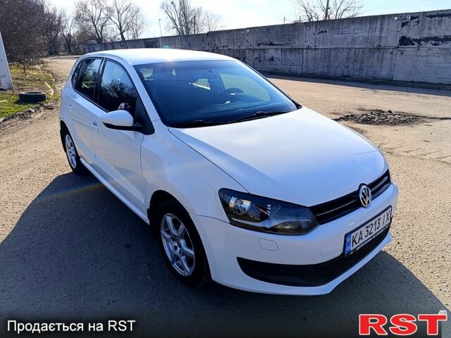 Белый Фольксваген Поло, объемом двигателя 1.2 л и пробегом 175 тыс. км за 7500 $, фото 1 на Automoto.ua
