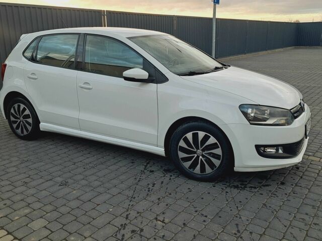 Белый Фольксваген Поло, объемом двигателя 1.4 л и пробегом 248 тыс. км за 7200 $, фото 1 на Automoto.ua