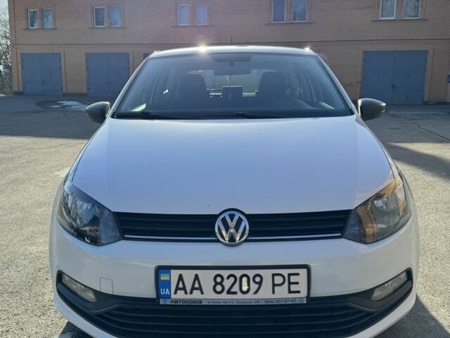 Белый Фольксваген Поло, объемом двигателя 1.2 л и пробегом 213 тыс. км за 6500 $, фото 1 на Automoto.ua