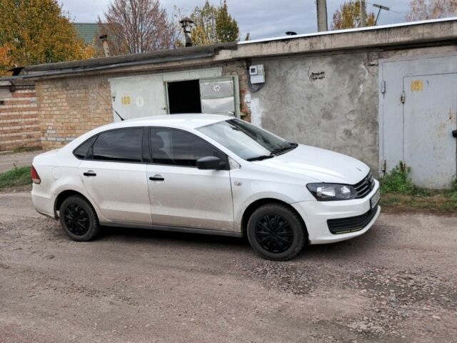 Белый Фольксваген Поло, объемом двигателя 1.6 л и пробегом 500 тыс. км за 5300 $, фото 1 на Automoto.ua