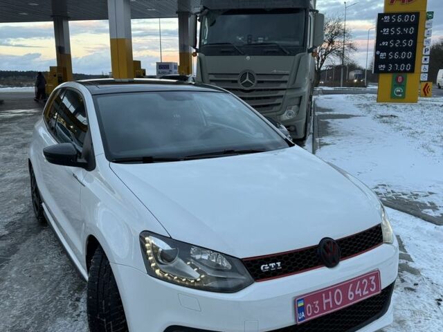 Белый Фольксваген Поло, объемом двигателя 1.4 л и пробегом 173 тыс. км за 8400 $, фото 1 на Automoto.ua