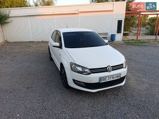 Белый Фольксваген Поло, объемом двигателя 1.6 л и пробегом 250 тыс. км за 6500 $, фото 1 на Automoto.ua
