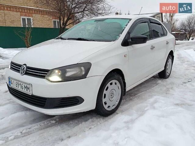 Белый Фольксваген Поло, объемом двигателя 1.6 л и пробегом 250 тыс. км за 4750 $, фото 1 на Automoto.ua