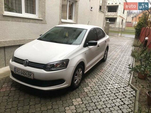 Белый Фольксваген Поло, объемом двигателя 1.6 л и пробегом 150 тыс. км за 6000 $, фото 1 на Automoto.ua