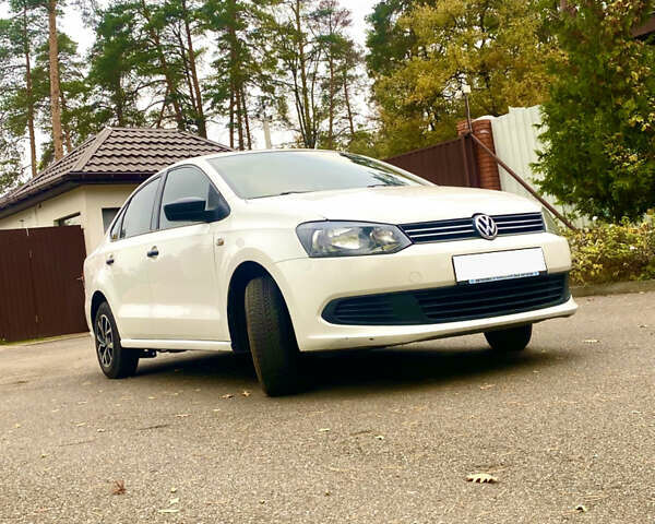 Белый Фольксваген Поло, объемом двигателя 1.6 л и пробегом 185 тыс. км за 5899 $, фото 1 на Automoto.ua