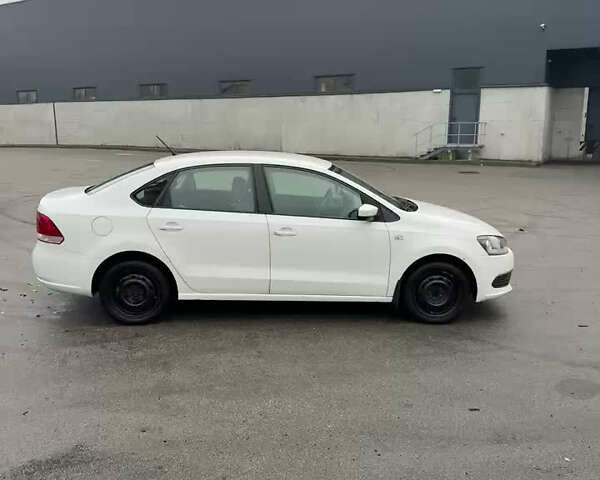 Белый Фольксваген Поло, объемом двигателя 1.6 л и пробегом 101 тыс. км за 7500 $, фото 1 на Automoto.ua