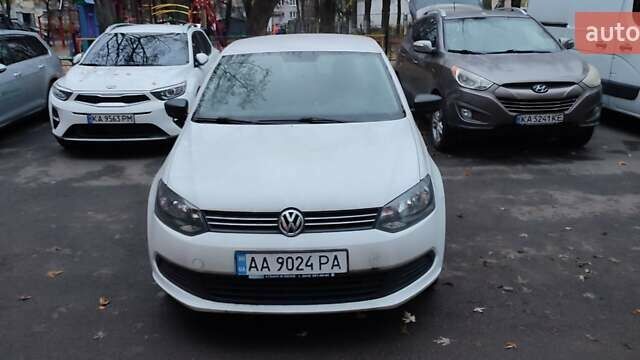 Белый Фольксваген Поло, объемом двигателя 1.6 л и пробегом 223 тыс. км за 7000 $, фото 1 на Automoto.ua