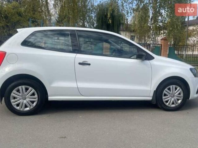Белый Фольксваген Поло, объемом двигателя 1.2 л и пробегом 280 тыс. км за 6300 $, фото 1 на Automoto.ua