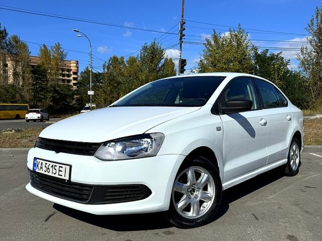 Белый Фольксваген Поло, объемом двигателя 1.6 л и пробегом 388 тыс. км за 4999 $, фото 1 на Automoto.ua