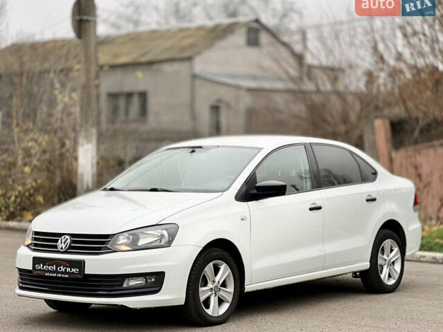 Белый Фольксваген Поло, объемом двигателя 1.6 л и пробегом 164 тыс. км за 8999 $, фото 1 на Automoto.ua