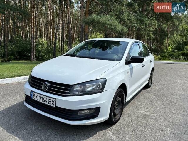 Белый Фольксваген Поло, объемом двигателя 1.6 л и пробегом 221 тыс. км за 6000 $, фото 1 на Automoto.ua