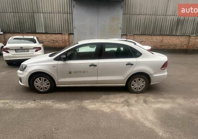 Белый Фольксваген Поло, объемом двигателя 1.6 л и пробегом 175 тыс. км за 7400 $, фото 1 на Automoto.ua