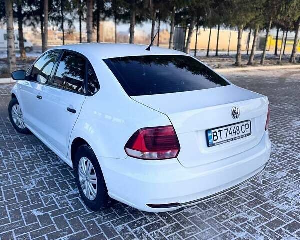 Белый Фольксваген Поло, объемом двигателя 1.6 л и пробегом 302 тыс. км за 8200 $, фото 1 на Automoto.ua