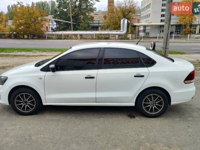 Белый Фольксваген Поло, объемом двигателя 1.6 л и пробегом 150 тыс. км за 9700 $, фото 1 на Automoto.ua