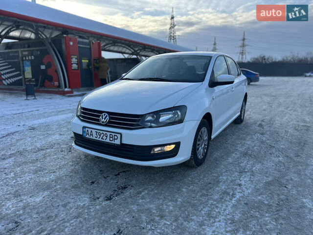 Белый Фольксваген Поло, объемом двигателя 1.6 л и пробегом 93 тыс. км за 8500 $, фото 1 на Automoto.ua