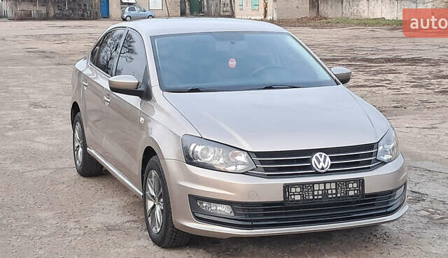 Бежевый Фольксваген Поло, объемом двигателя 1.6 л и пробегом 63 тыс. км за 10800 $, фото 1 на Automoto.ua