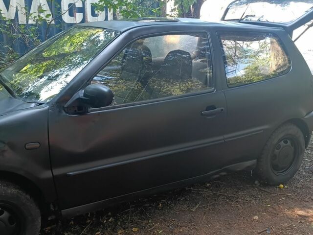 Черный Фольксваген Поло, объемом двигателя 0 л и пробегом 320 тыс. км за 144 $, фото 1 на Automoto.ua