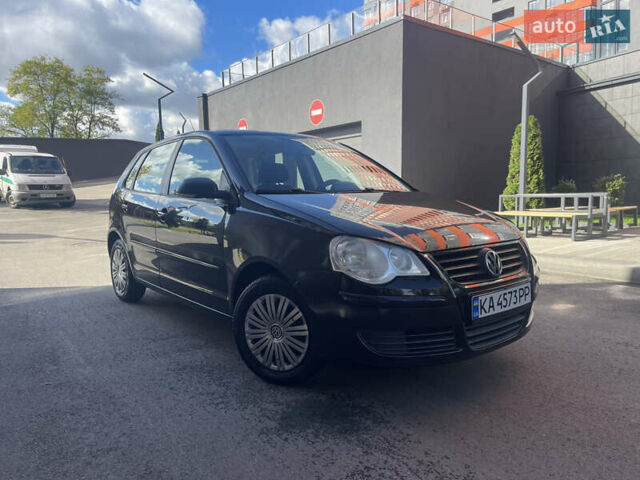 Черный Фольксваген Поло, объемом двигателя 1.4 л и пробегом 158 тыс. км за 4999 $, фото 1 на Automoto.ua