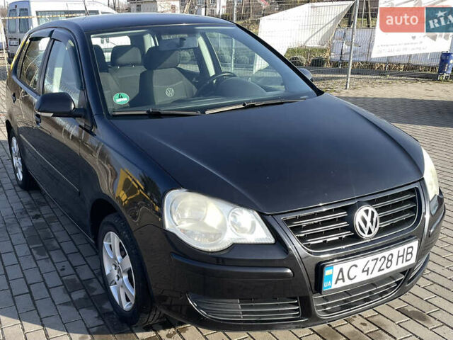 Черный Фольксваген Поло, объемом двигателя 1.39 л и пробегом 240 тыс. км за 4400 $, фото 1 на Automoto.ua