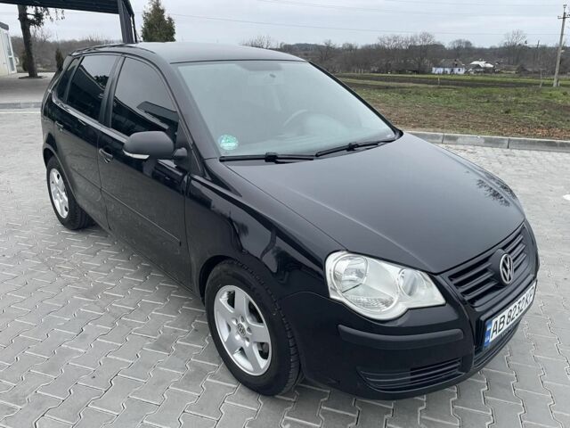 Черный Фольксваген Поло, объемом двигателя 1.4 л и пробегом 233 тыс. км за 5100 $, фото 1 на Automoto.ua