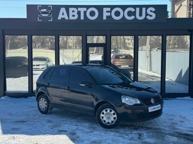 Черный Фольксваген Поло, объемом двигателя 1.4 л и пробегом 193 тыс. км за 6990 $, фото 1 на Automoto.ua