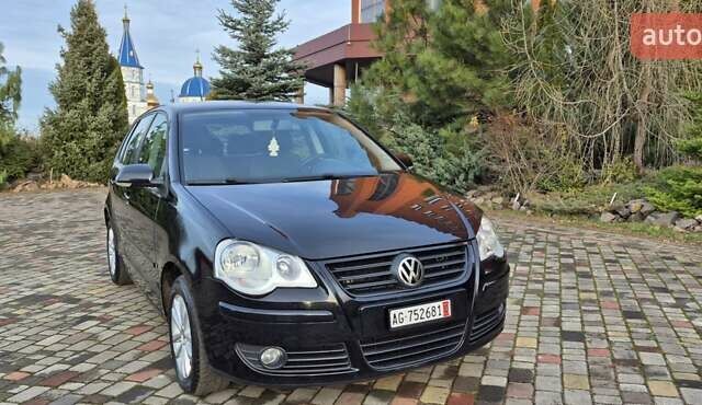 Черный Фольксваген Поло, объемом двигателя 1.6 л и пробегом 167 тыс. км за 5450 $, фото 1 на Automoto.ua