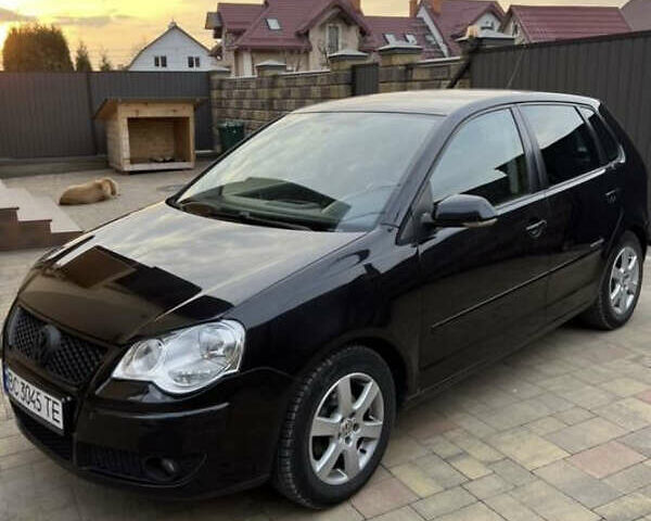 Черный Фольксваген Поло, объемом двигателя 1.4 л и пробегом 230 тыс. км за 5499 $, фото 1 на Automoto.ua