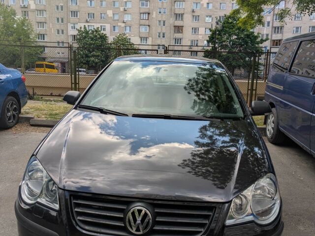 Черный Фольксваген Поло, объемом двигателя 1.4 л и пробегом 180 тыс. км за 6000 $, фото 1 на Automoto.ua