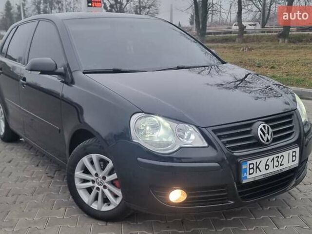 Черный Фольксваген Поло, объемом двигателя 1.6 л и пробегом 183 тыс. км за 6000 $, фото 1 на Automoto.ua