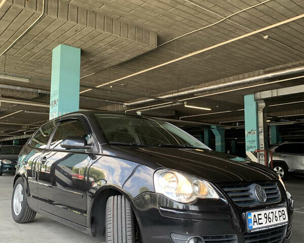 Черный Фольксваген Поло, объемом двигателя 1.2 л и пробегом 270 тыс. км за 4200 $, фото 1 на Automoto.ua