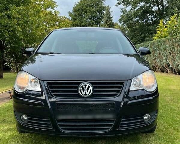 Черный Фольксваген Поло, объемом двигателя 1.2 л и пробегом 220 тыс. км за 4300 $, фото 1 на Automoto.ua