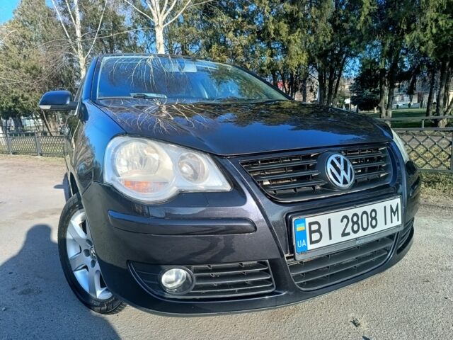Черный Фольксваген Поло, объемом двигателя 1.2 л и пробегом 194 тыс. км за 3800 $, фото 1 на Automoto.ua